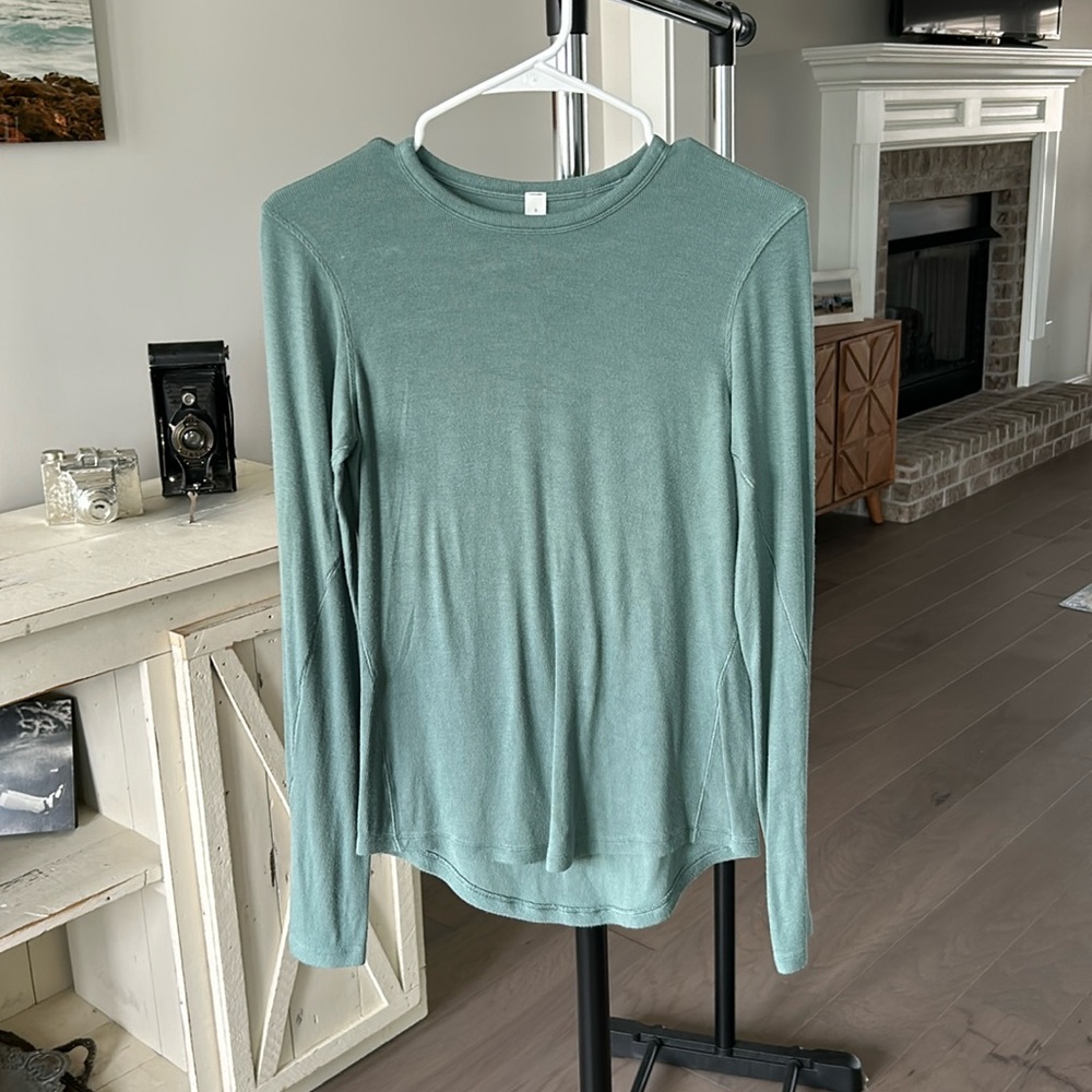 Lululemon long sleeve shirt